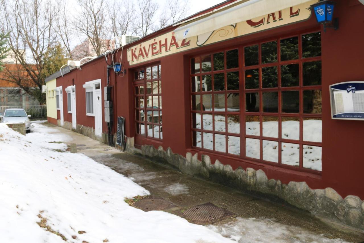 Pálma Apartmanok szálláshely Százhalombatta 6a Exterior foto